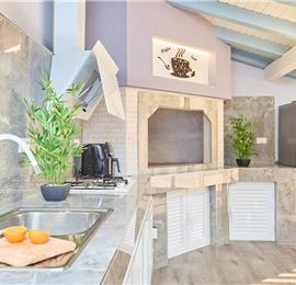 4 Bedroom Villa with pool and terrace near Dubrovnik, Sleeps 8